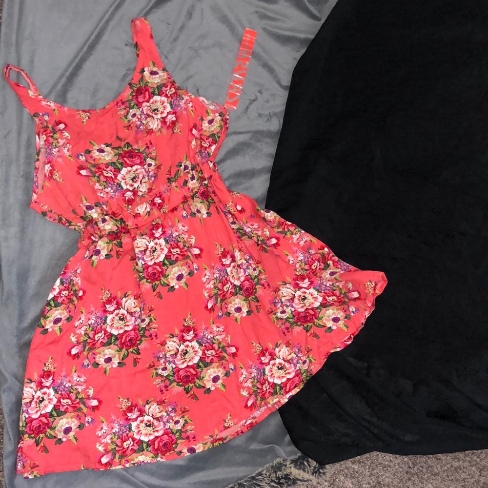 Cute flower-patter dress, tanked top.